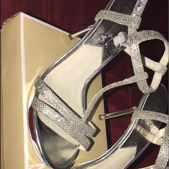 MICHAEL KORS silver heels with MK charm - Picture 2 of 3